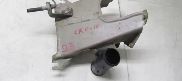 Honda CR-V Intercooler pipe mounting bracket 