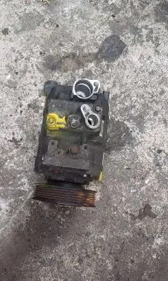 Volkswagen Golf V Air conditioning (A/C) compressor (pump) 1k0820803f