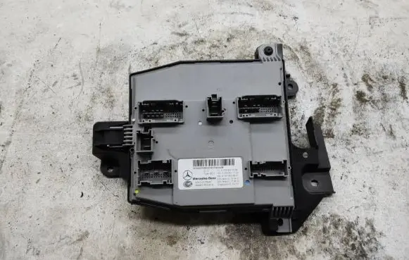 Mercedes-Benz C W205 SAM control unit A2059007539