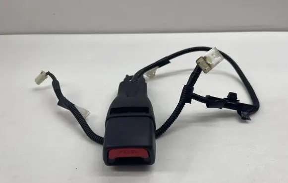 Toyota Prius (XW50) Front seatbelt buckle