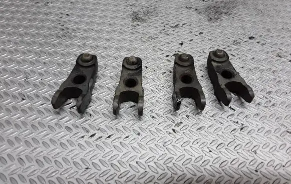 Volkswagen PASSAT B4 Fuel Injector clamp holder