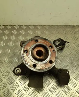 Mercedes-Benz Vito Viano W447 Front wheel hub A4473300720