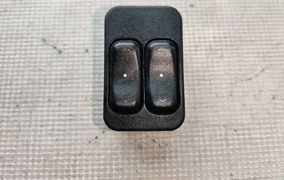 Opel Zafira A Electric window control switch 13363201 90561088