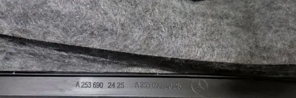 Mercedes-Benz GLC X253 C253 (D)pillar trim (top) A2536902425