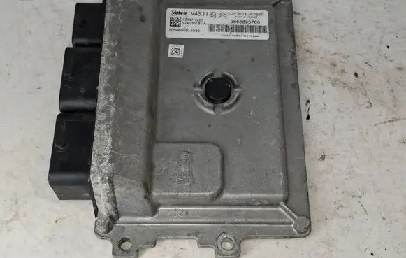 Peugeot 208 I Engine control unit/module 9805895780 133471225 V29035181A