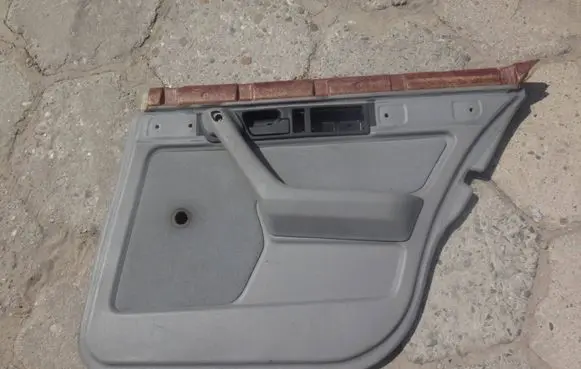 BMW 5 E34 Coupe rear side trim panel 8107888