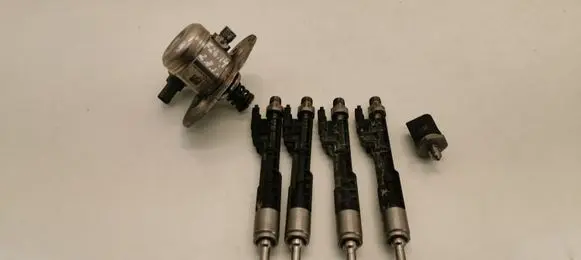 BMW X4 F26 Fuel injection system set 8604229 0261500172 0261520282