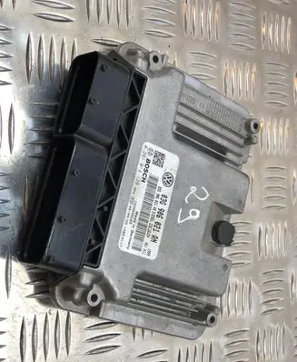 Volkswagen Touran I Engine control unit/module ECU 03G906021RN 0281014128