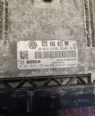 Skoda Octavia Mk2 (1Z) Engine control unit/module 03G906021RH 03G906021AB 0281014136