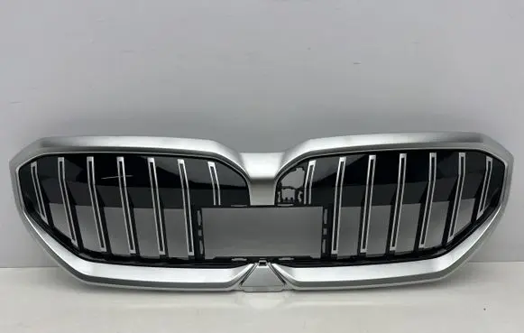 BMW 5 G60 Front bumper upper radiator grill 5A387E0