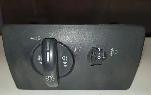 Ford Mondeo Mk III Light switch 1S7T13A024BB