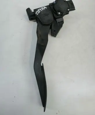 Opel Zafira A Accelerator throttle pedal 18211570 90581208AQ