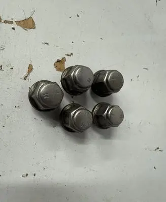 Chrysler Pacifica Wheel nut cap/cover 