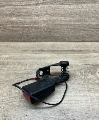 BMW 7 E65 E66 Rear seatbelt buckle 7134041 33039583