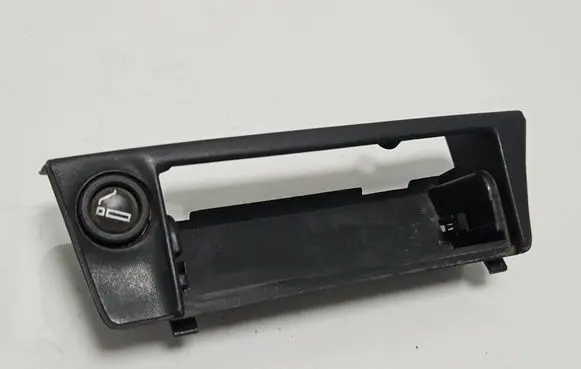 BMW 3 E30 Ashtray (front) 1929459