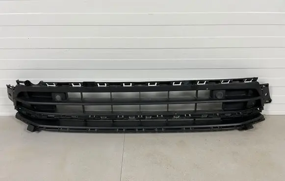 Volkswagen Jetta VI Front bumper lower grill 5C6853671P 5C6853671