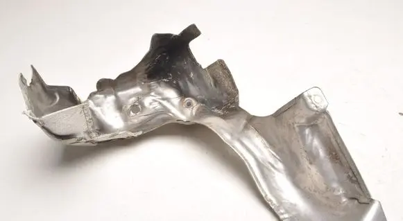 Volvo XC60 Heat shield in engine bay 32290169