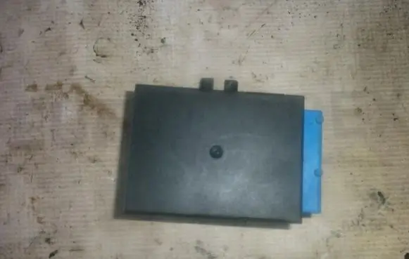 BMW 3 E36 Window wiper relay 61358357068