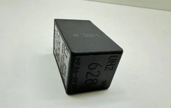 Audi A6 S6 C5 4B Other relay 4B0907307B 7038900266 5WK11421