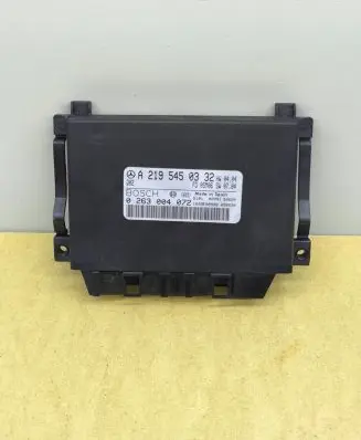 Mercedes-Benz CLS C219 Parking PDC control unit/module A2195450332 1039E00908 0263004072