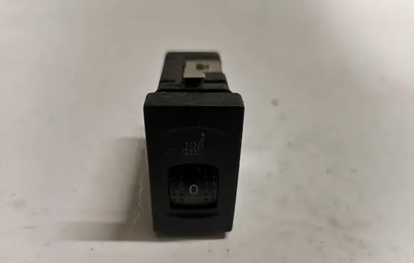 Volkswagen PASSAT B5.5 Seat heating switch 3B0963564D
