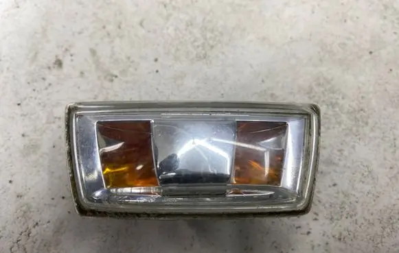 Opel Corsa D Front fender indicator light 13252455 13252456