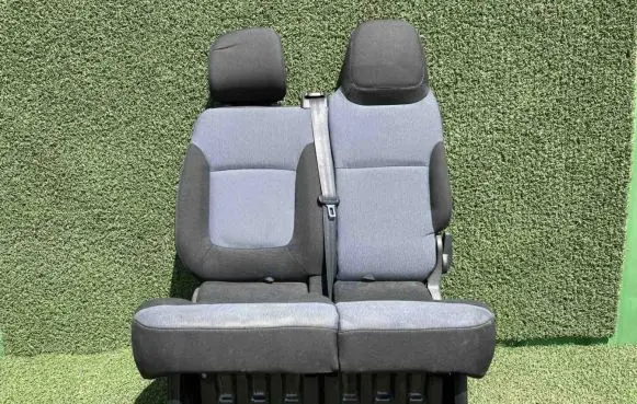 Opel Vivaro Front passenger seat 95517342