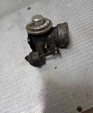 Volkswagen Caddy EGR valve 03G131501A 112420032