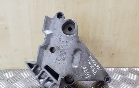Volkswagen Touran I Engine mounting bracket 03G199207A