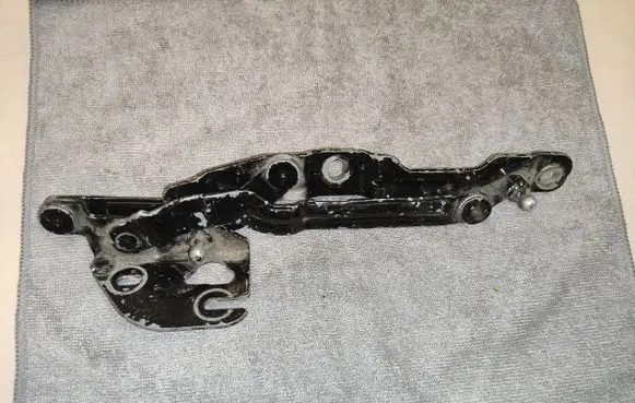 Skoda Superb B5 (3U) Tailgate/trunk/boot hinge 3B5827301B