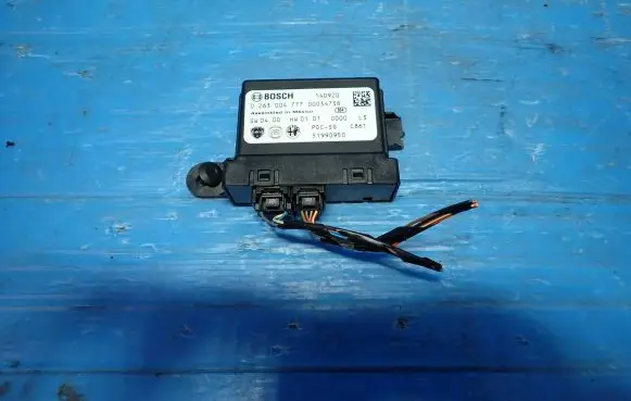 Fiat 500L Parking PDC control unit/module 51990950