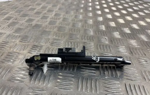Opel Meriva B Seat belt adjustment rail 13577246
