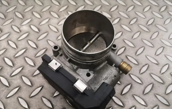 BMW 4 F32 F33 Throttle valve 7597871 A2C83004100