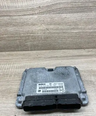 Opel Zafira A Engine control unit/module 24417169 0281010268