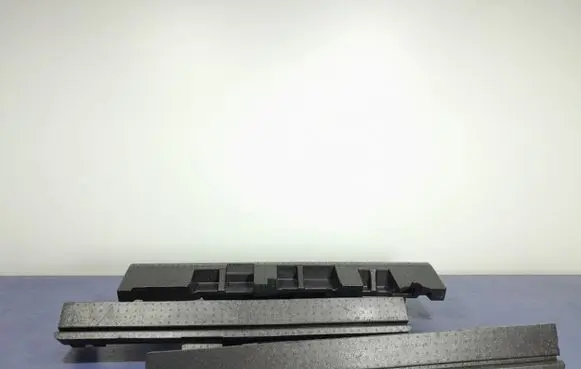 Trunk/boot lower side trim panel