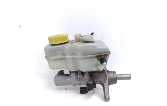 Master brake cylinder