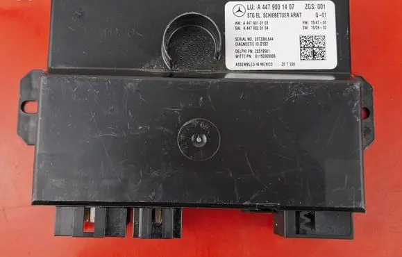 Mercedes-Benz Vito Viano W447 Door control unit/module A4479001407