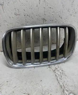 BMW X5 E70 Front bumper upper radiator grill 7171395