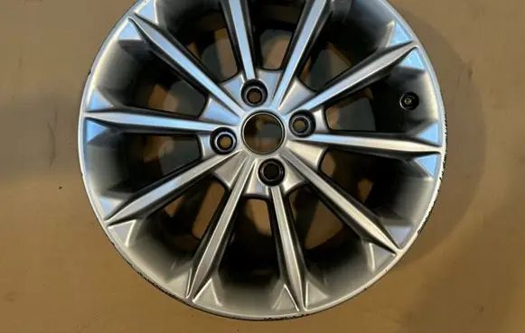 Ford Fiesta R17 alloy rim 