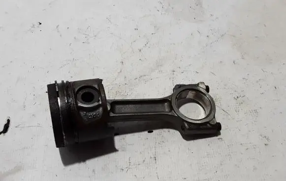 Renault Modus Piston with connecting rod 120A13696R