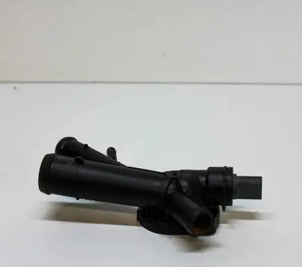 Volkswagen PASSAT B7 Other engine bay part 03L121131AA