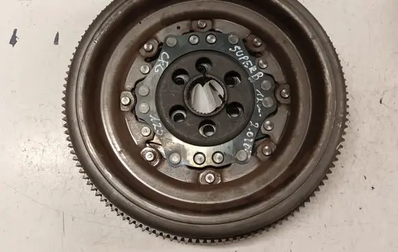 Skoda Superb B6 (3T) Dual mass flywheel CFG 03L105266