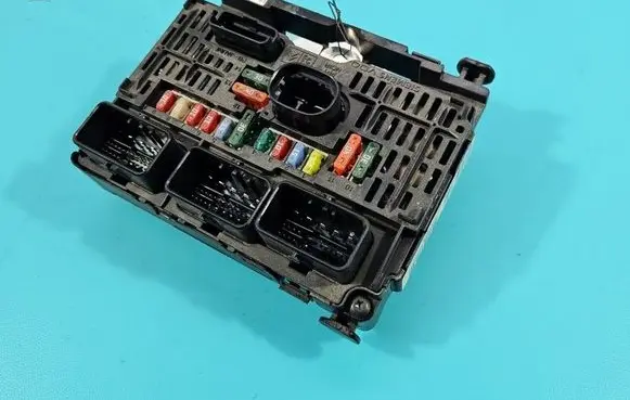 Peugeot 807 Central body control module 9661682780 IMPRK1594611