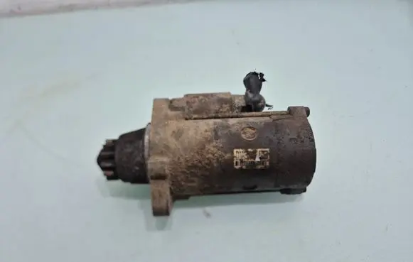 Nissan X-Trail T30 Starter motor 233008H801