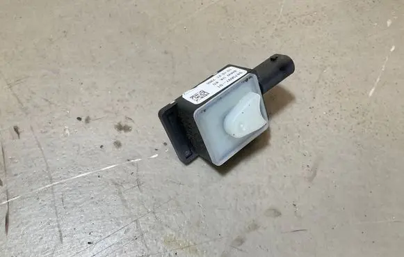 BMW X1 F48 F49 Airbag deployment crash/impact sensor 9475697