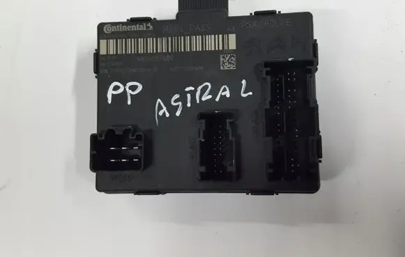 Opel Astra J Door control unit/module 9855237680