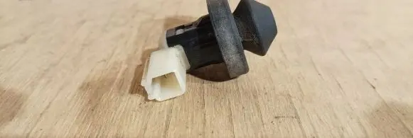 Toyota RAV 4 (XA20) Front door sensor 