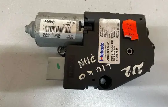 Mercedes-Benz E W212 Sunroof motor/actuator A2128200008