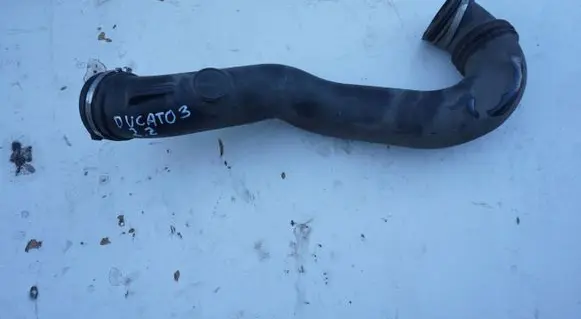 Intake resonator