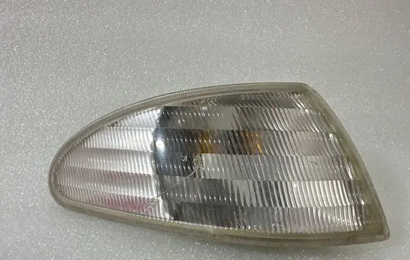 Ford Mondeo Mk III Front indicator light 93BG13368AB